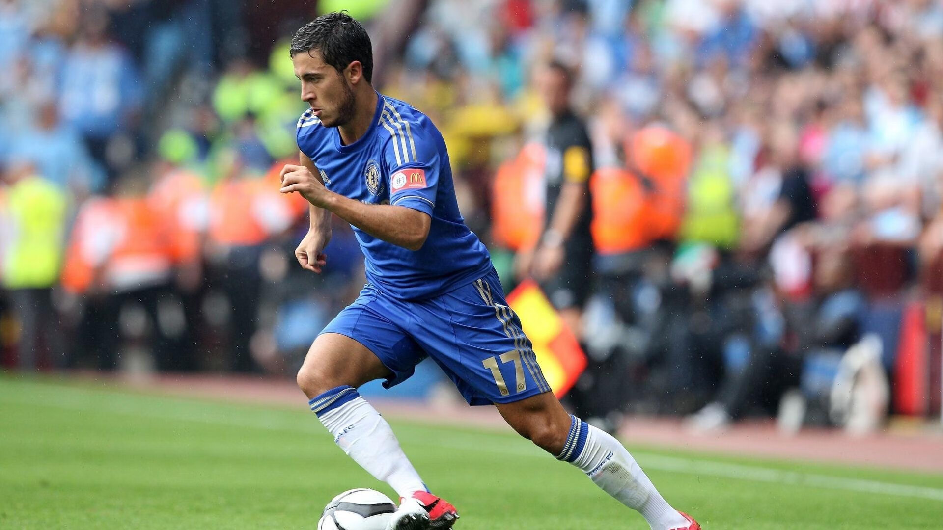 九游体育官网入口-以足球为主题的社区文化建设步伐加快，增强邻里关系，以足球文化为主题的绘画